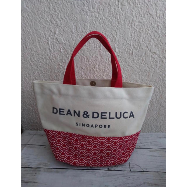 DEAN & DELUCA(ディーンアンドデルーカ)のりこ様専用 DEAN&DELUCA シンガポール　限定トート レディースのバッグ(トートバッグ)の商品写真