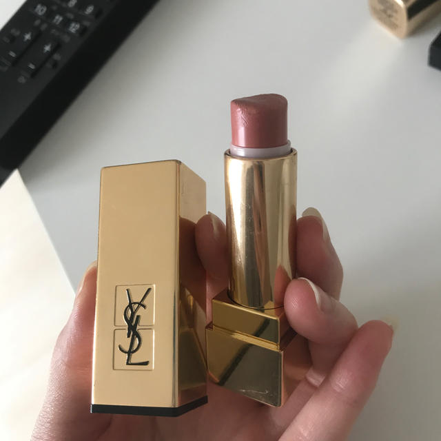 Yves Saint Laurent Beaute(イヴサンローランボーテ)のYSL リップ No6 コスメ/美容のベースメイク/化粧品(口紅)の商品写真