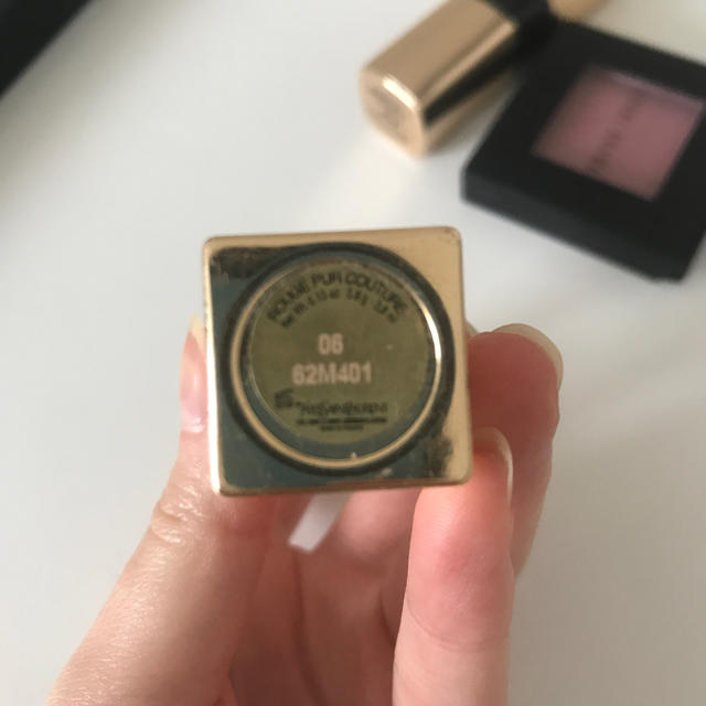 Yves Saint Laurent Beaute(イヴサンローランボーテ)のYSL リップ No6 コスメ/美容のベースメイク/化粧品(口紅)の商品写真