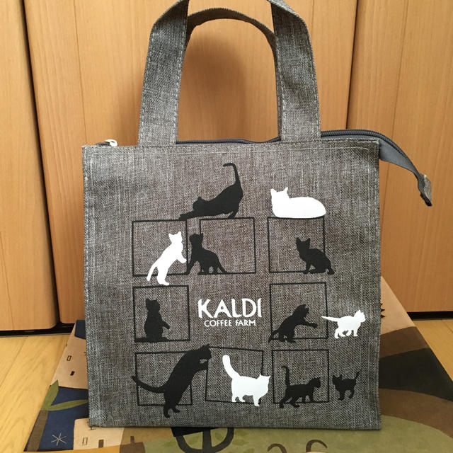 KALDI(カルディ)のてこりな様専用 ネコバッグ リサージ ボディミルク ポーチ レディースのバッグ(トートバッグ)の商品写真