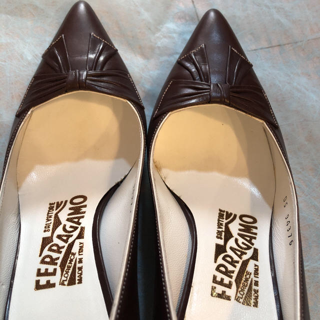 Ferragamo(フェラガモ)のフェラガモ　ヒールパンプス　23センチ レディースの靴/シューズ(ハイヒール/パンプス)の商品写真