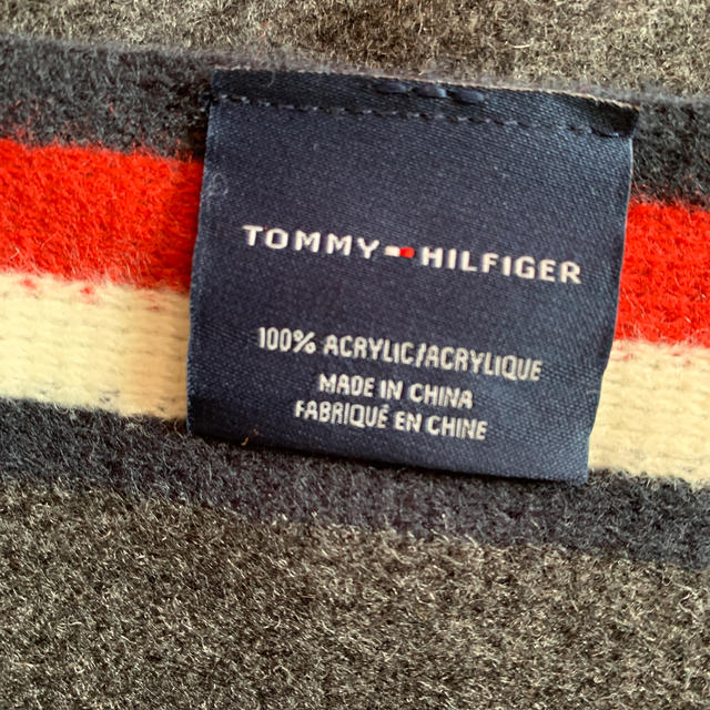 TOMMY HILFIGER(トミーヒルフィガー)のマフラー レディースのファッション小物(マフラー/ショール)の商品写真