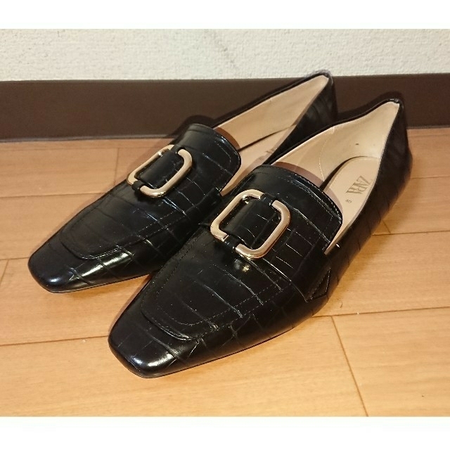 ZARA(ザラ)の売り切り値下げ☆今季ZARA クロコ調型押しフラットパンプス レディースの靴/シューズ(ハイヒール/パンプス)の商品写真