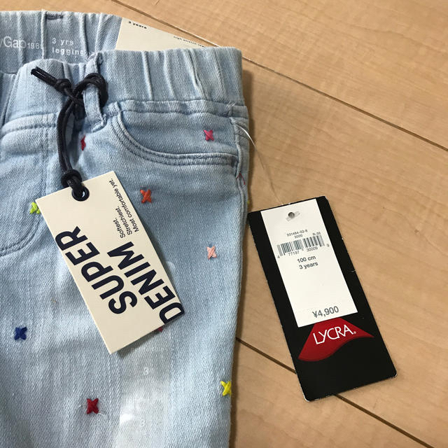 babyGAP(ベビーギャップ)の新品未使用⭐️ベビーギャップ   レギンスジーンズ 100 キッズ/ベビー/マタニティのキッズ服男の子用(90cm~)(パンツ/スパッツ)の商品写真