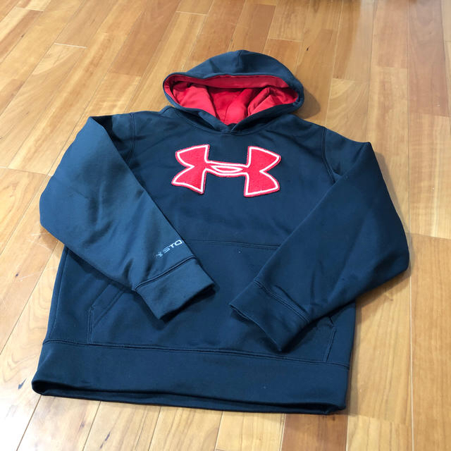 UNDER ARMOUR(アンダーアーマー)のみーちゃん様専用　アンダーアーマー　140 パーカー　YMD キッズ/ベビー/マタニティのキッズ服男の子用(90cm~)(ジャケット/上着)の商品写真