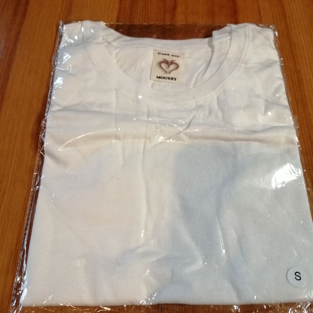 moussy(マウジー)のmoussy  新品白Tシャツ Sサイズ レディースのトップス(Tシャツ(半袖/袖なし))の商品写真