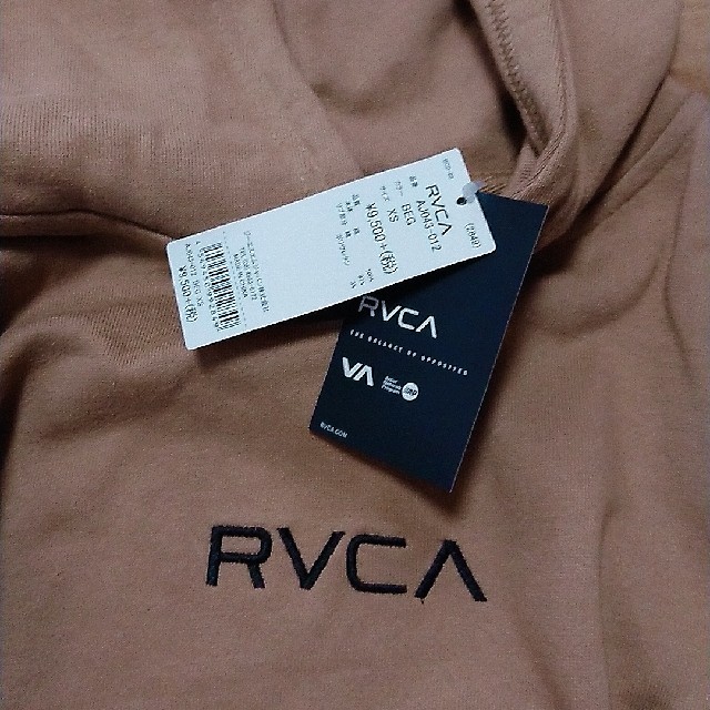 RVCA(ルーカ)の新品タグルーカRVCAベージュパーカー レディースのトップス(パーカー)の商品写真