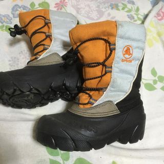 クロックス(crocs)のクロックス 冬 ブーツ 子供 17㎝ 雪(長靴/レインシューズ)