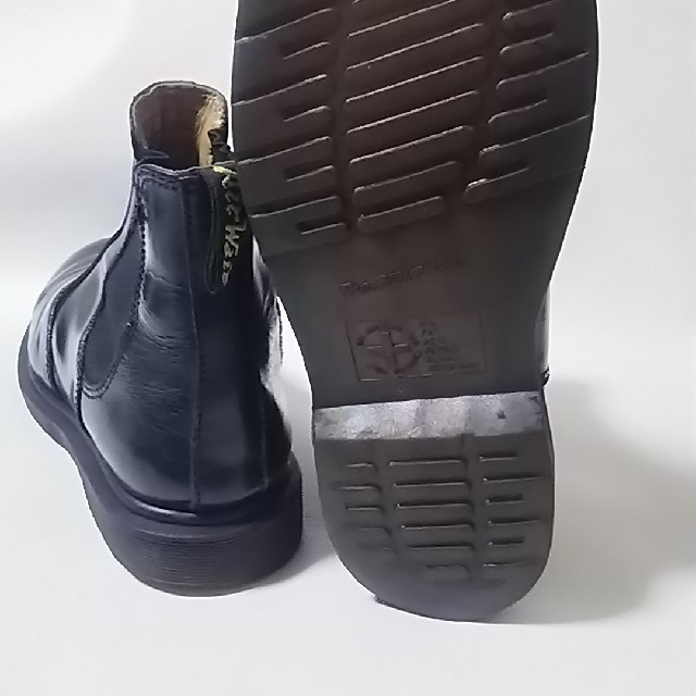 Dr.Martens(ドクターマーチン)の
希少即完売!ドクターマーチン高級サイドゴアブーツ人気ビンテージ黒24


 レディースの靴/シューズ(ブーツ)の商品写真