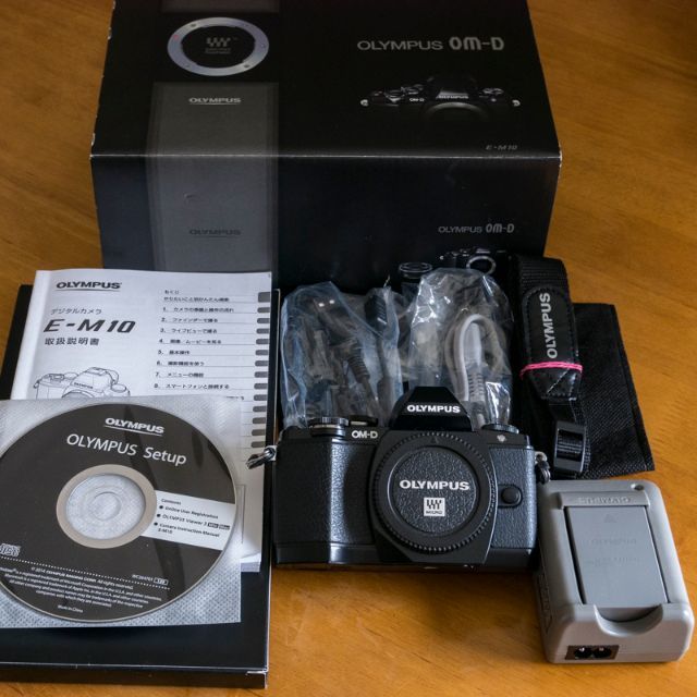 美品 OLYMPUS  E-M10 ボディ