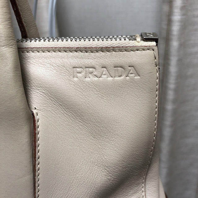 PRADA(プラダ)のプラダのレザーショルダーバッグ レディースのバッグ(ショルダーバッグ)の商品写真