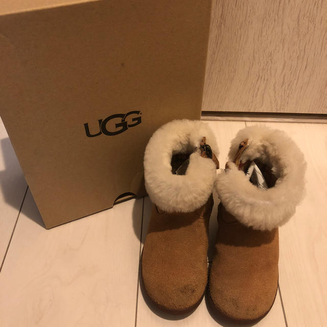 UGG(アグ)のugg  ベビーブーツ 13.5 キッズ/ベビー/マタニティのベビー靴/シューズ(~14cm)(ブーツ)の商品写真