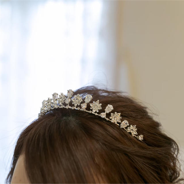 Vera Wang - IVORY&CO ティアラ Belleの通販 by なおん0610's shop