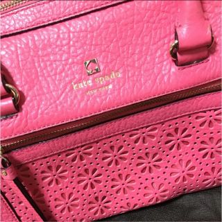 ケイトスペード ピンク 花柄型押し ショルダー