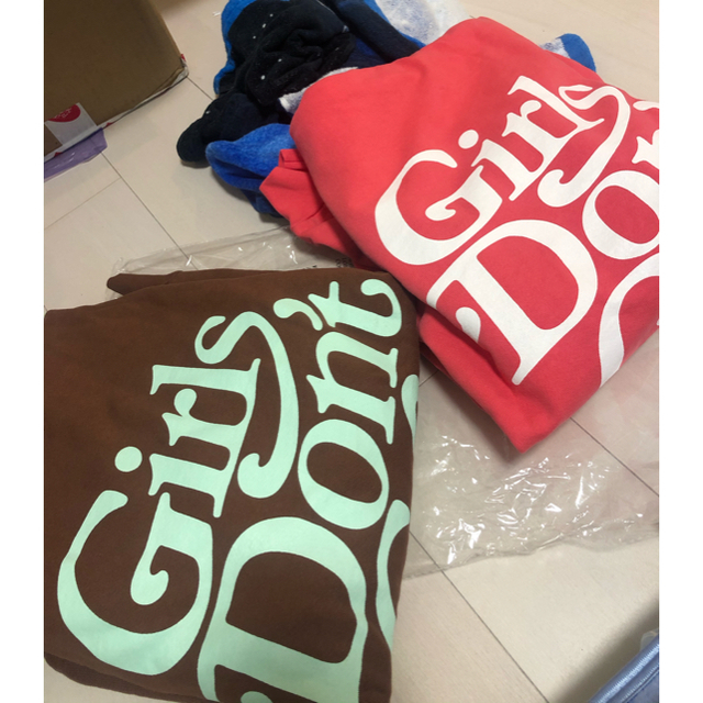 GDC(ジーディーシー)のGirls Don‘t cry パーカー メンズのトップス(パーカー)の商品写真