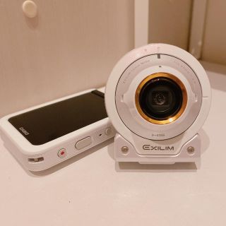 カシオ(CASIO)のaz様専用❤︎CASIO EXILIM EX-FR100L 白(コンパクトデジタルカメラ)