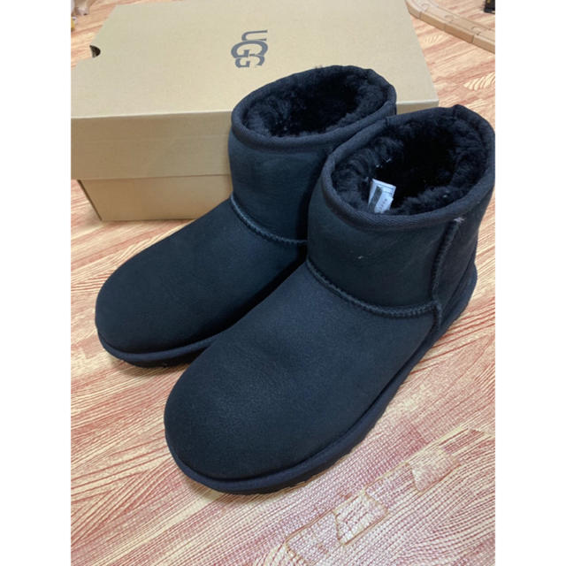 UGG クラシックミニ ムートンブーツ 24 ブラック