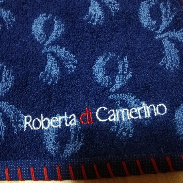 ROBERTA DI CAMERINO(ロベルタディカメリーノ)の新品！ロベルタディカメリーノ　タオルハンカチ❤️ レディースのファッション小物(ハンカチ)の商品写真