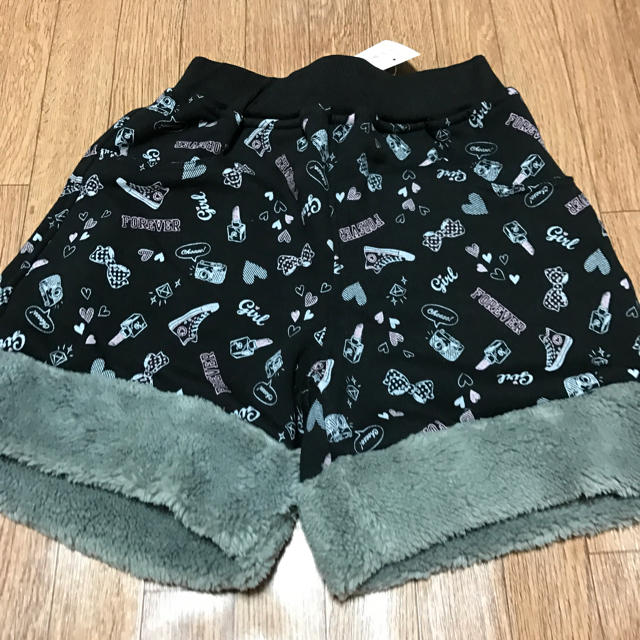 motherways(マザウェイズ)の新品マザウェイズ ボア ショートパンツ キッズ/ベビー/マタニティのキッズ服女の子用(90cm~)(パンツ/スパッツ)の商品写真