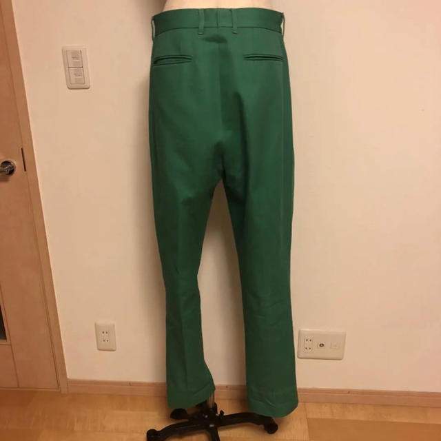 COMOLI(コモリ)のneat usa ニート　30 グリーン　緑　パンツ　スラックス   メンズのパンツ(スラックス)の商品写真