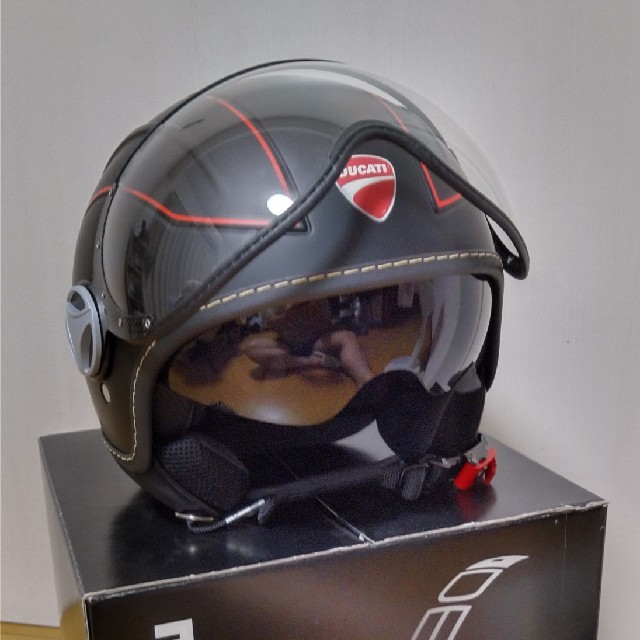 momo ヘルメットの通販 by kinki8787's shop｜ラクマ design ducati 大得価在庫