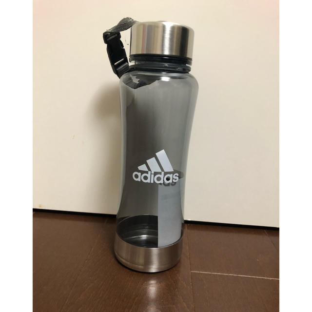 adidas(アディダス)のアディダス　adidas クリアボトル　ノベルティ　650ml インテリア/住まい/日用品のキッチン/食器(タンブラー)の商品写真