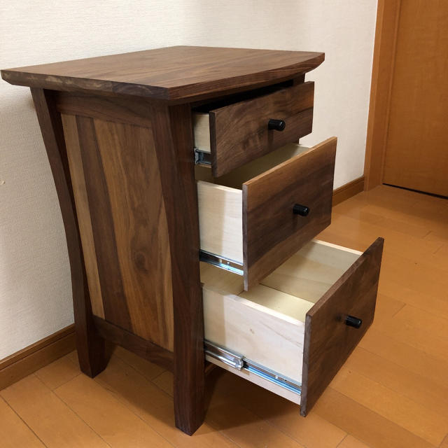 ウォールナット無垢材のチェスト(※にく様専用) ウォールナット無垢材のチェスト(※にく様専用)
