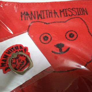 マンウィズアミッション(MAN WITH A MISSION)のMAN WITH A MISSION ポーチ&スマホリング セット レッド(ミュージシャン)