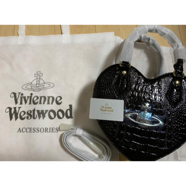 Vivienne Westwood(ヴィヴィアンウエストウッド)の早い者勝ち❗️ヴィヴィアンウエストウッド　バッグ　クロコ　ハート型　ブラック レディースのバッグ(ショルダーバッグ)の商品写真