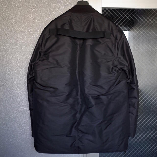 Rick Owens(リックオウエンス)の新品 RICK OWENS FW18 ダウンコート size 46　ブラック メンズのジャケット/アウター(ダウンジャケット)の商品写真
