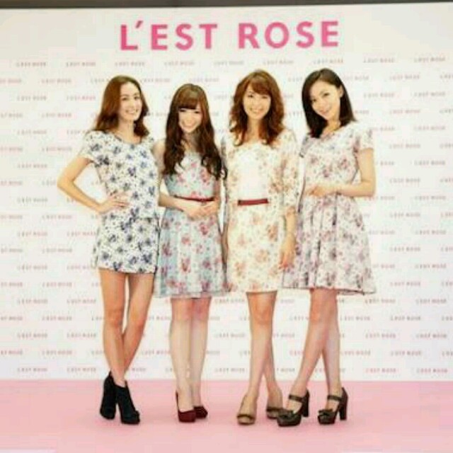 L'EST ROSE(レストローズ)の専用❤レストローズ❤ワンピース レディースのワンピース(ミニワンピース)の商品写真