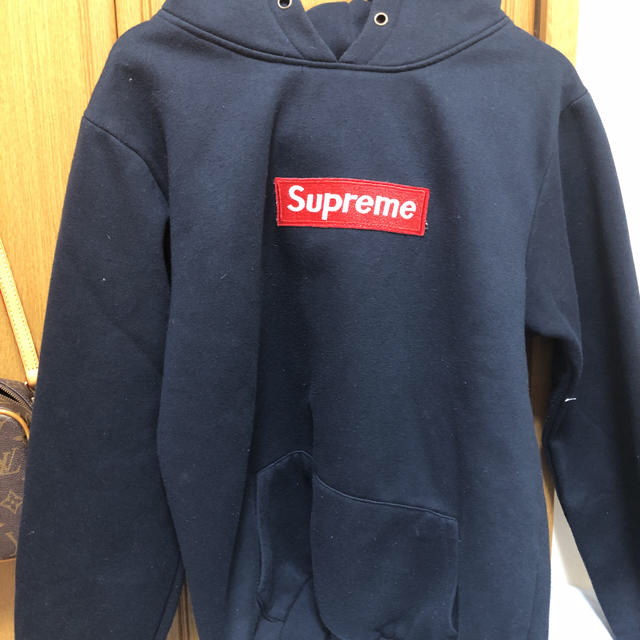 supremeパーカー