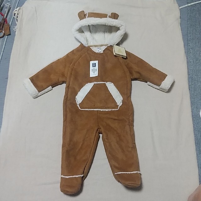 babyGAP(ベビーギャップ)の専用！GAP⭐新品カバーオール70㎝ キッズ/ベビー/マタニティのベビー服(~85cm)(カバーオール)の商品写真