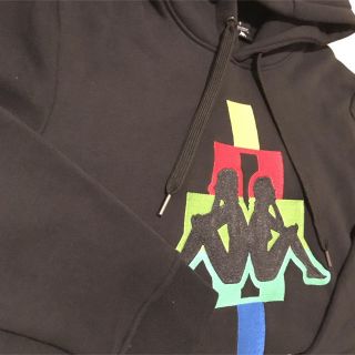 マルセロブロン(MARCELO BURLON)のタグ付き新品未使用！marceloburlon×kappa プルオーバーパーカー(パーカー)