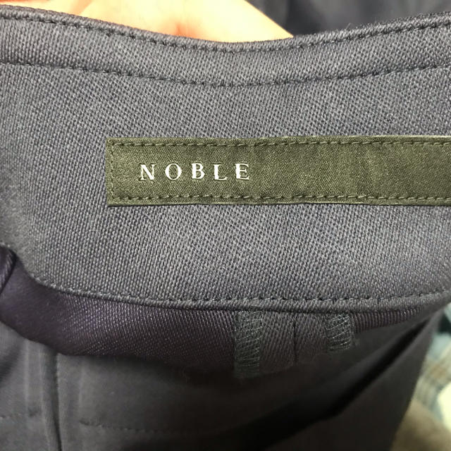 Noble(ノーブル)のゆうさん専用！Noble ジップタイトスカート　2018年AW レディースのスカート(ひざ丈スカート)の商品写真