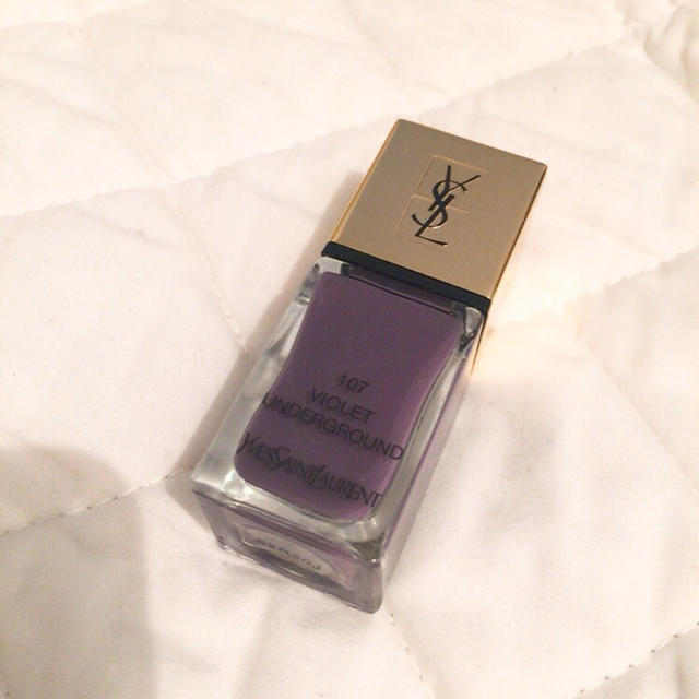 Yves Saint Laurent Beaute(イヴサンローランボーテ)のYSL ラ ラッククチュール107 コスメ/美容のネイル(マニキュア)の商品写真