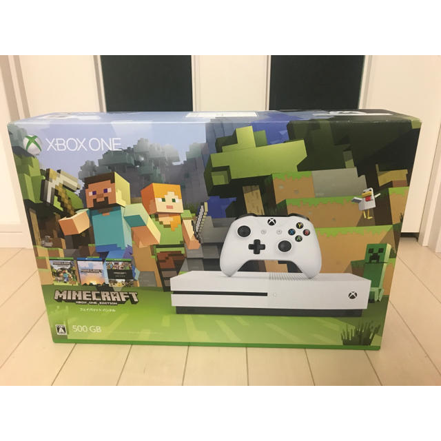 Xbox(エックスボックス)のXbox One S Minecraft 同梱版 (ZQ9-00068) エンタメ/ホビーのゲームソフト/ゲーム機本体(家庭用ゲーム機本体)の商品写真