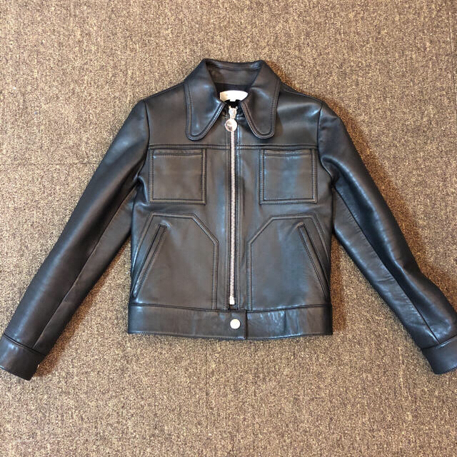 美品 carven カルヴェン レザージャケット 黒 | cmamazonas.com.br