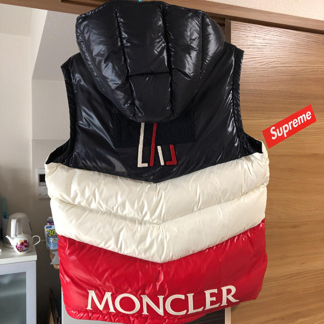 MONCLER(モンクレール)のKith moncler ダウンベスト メンズのジャケット/アウター(ダウンベスト)の商品写真