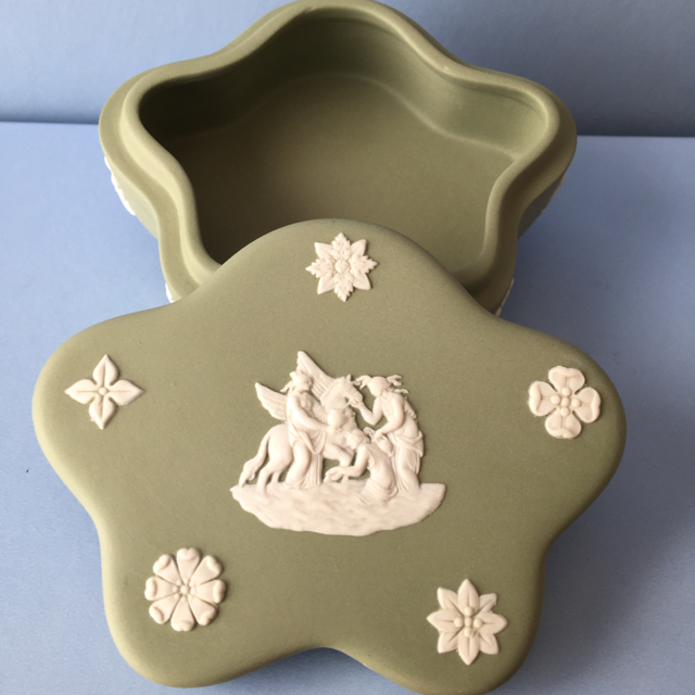 WEDGWOOD(ウェッジウッド)の新品 未使用 ウェッジウッド ジャスパー  セージグリーン  小物入れ  インテリア/住まい/日用品のインテリア小物(小物入れ)の商品写真