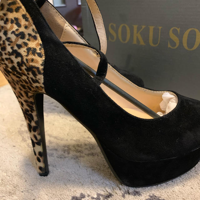 SUKU SOKO バイカラーパンプス レオパード 黒 レディースの靴/シューズ(ハイヒール/パンプス)の商品写真