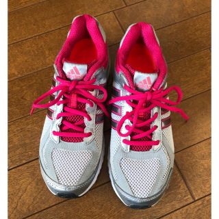 アディダス(adidas)の［美品］adidas ピンクスニーカー♡23.5(スニーカー)