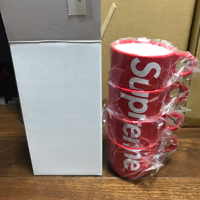 Supreme - Stacking Cups (Set of 4)