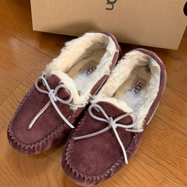 UGG(アグ)のUGGアグモカシン ダコタ★23 レディースの靴/シューズ(スリッポン/モカシン)の商品写真