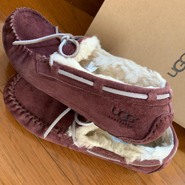 UGG(アグ)のUGGアグモカシン ダコタ★23 レディースの靴/シューズ(スリッポン/モカシン)の商品写真