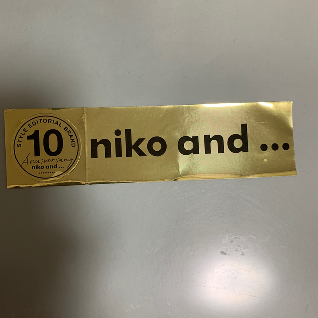 niko and...(ニコアンド)のnico and… ワイドソフトジーンズ（ステッカー付き） レディースのパンツ(デニム/ジーンズ)の商品写真
