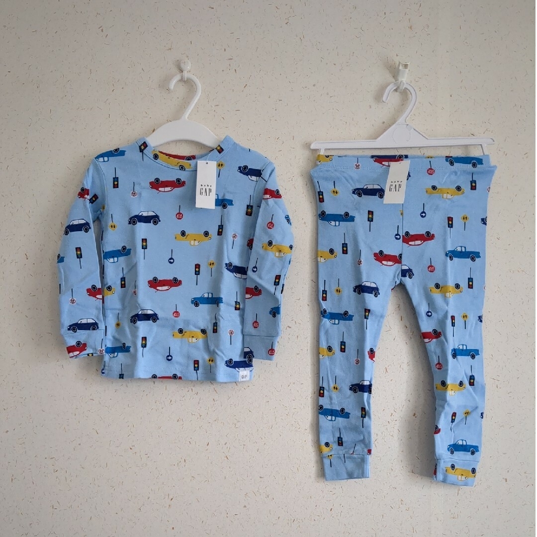 babyGAP(ベビーギャップ)のパジャマ上下２点セット100cm キッズ/ベビー/マタニティのキッズ服男の子用(90cm~)(パジャマ)の商品写真