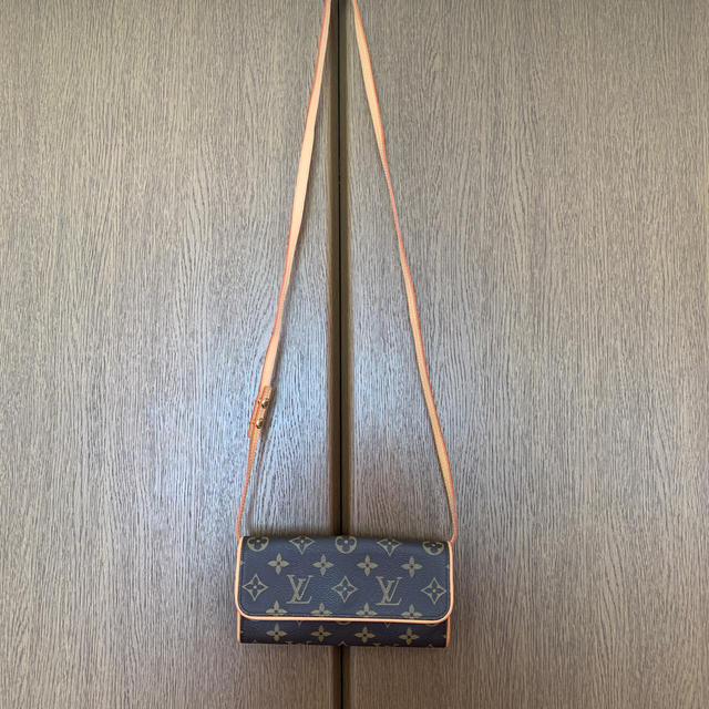 LOUIS VUITTON(ルイヴィトン)のルイ・ヴィトン モノグラム ポシェットツインPM レディースのバッグ(ショルダーバッグ)の商品写真