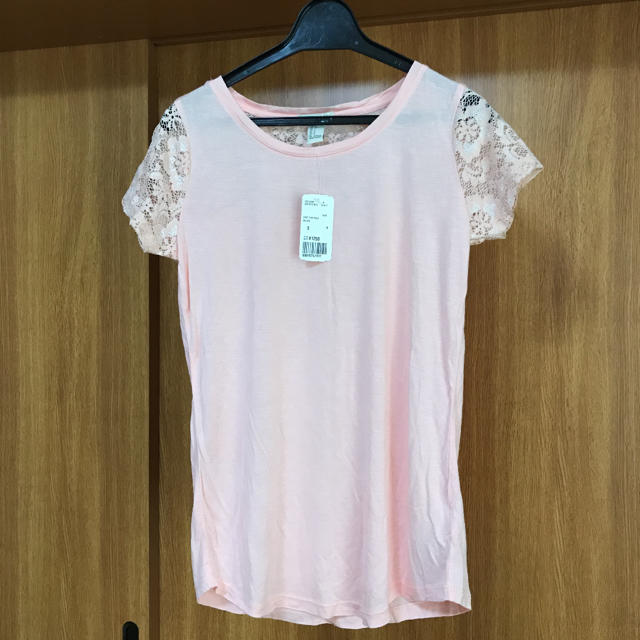 FOREVER 21(フォーエバートゥエンティーワン)のforever21  S   カットソー　Tシャツ　未使用 レディースのトップス(カットソー(半袖/袖なし))の商品写真