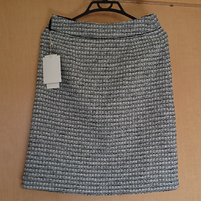 自由区(ジユウク)の自由区 スカート 新品 レディースのスカート(ひざ丈スカート)の商品写真